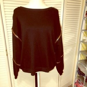 Vintage Havana black crew neck zipper details